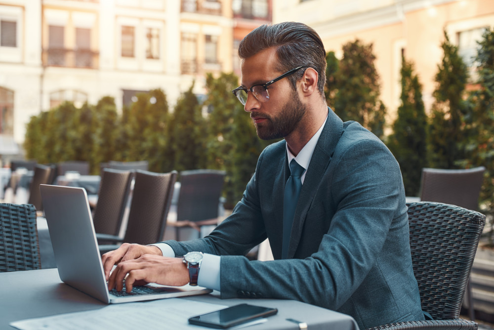 Taux horaire auto-entrepreneur : comment le déterminer et l'appliquer ?